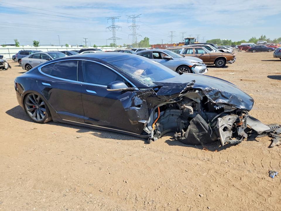 54885026 :رقم المزاد ، 5YJSA1E40FF112041 vin ، 2015 Tesla Model S مزاد بيع