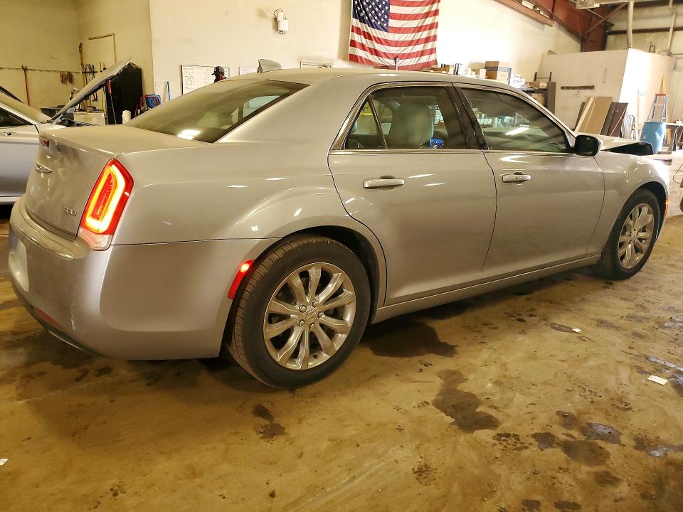 2017 Chrysler 300 მანქანა იყიდება აუქციონზე, vin: 2C3CCARGXHH571372, აუქციონის ნომერი: 52855546