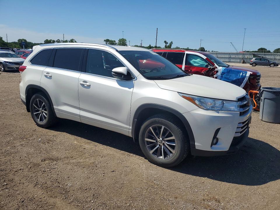 54623476 :رقم المزاد ، 5TDJZRFH3JS532451 vin ، 2018 Toyota Highlander مزاد بيع
