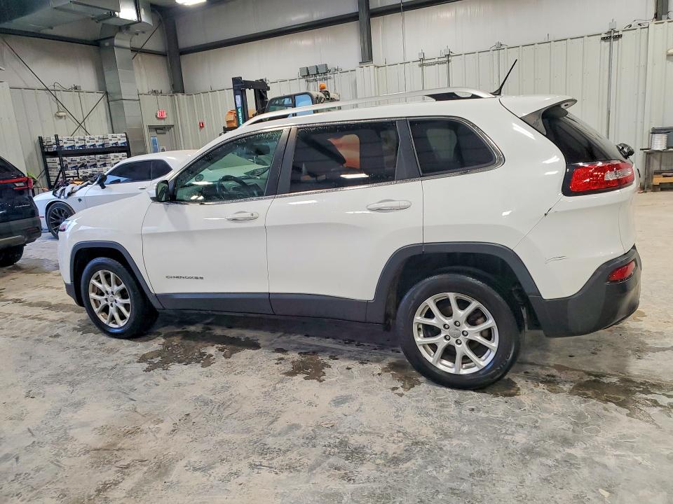 53373646 :رقم المزاد ، 1C4PJLCBXFW597481 vin ، 2015 Jeep Cherokee مزاد بيع