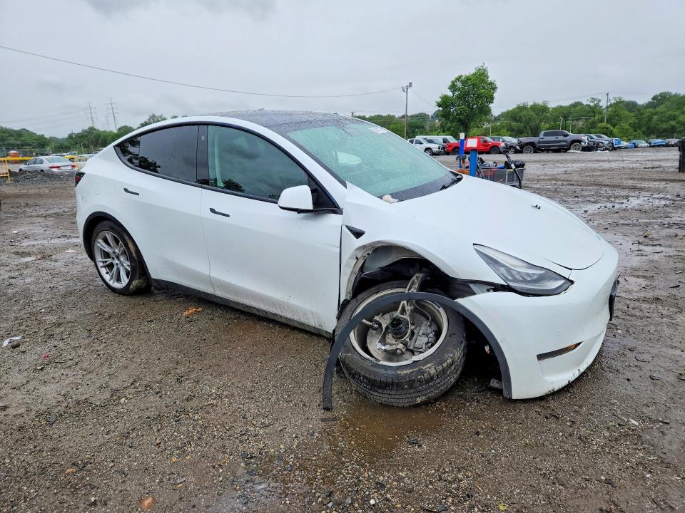 Auction sale of the 2022 Tesla Model Y, vin: 7SAYGDEE0NF384805, lot number: 54019776