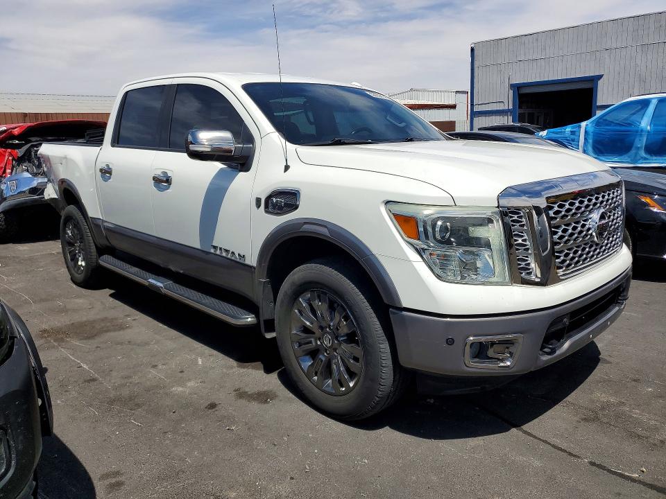 52232146 :رقم المزاد ، 1N6AA1E55HN528401 vin ، 2017 Nissan Titan مزاد بيع