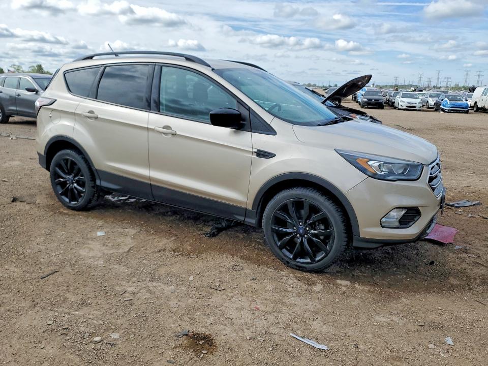 2018 Ford Escape მანქანა იყიდება აუქციონზე, vin: 1FMCU0GDXJUB21506, აუქციონის ნომერი: 54314766