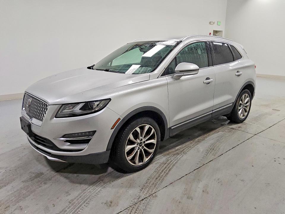 53882066 :رقم المزاد ، 5LMCJ2D97KUL44296 vin ، 2019 Lincoln Mkc مزاد بيع