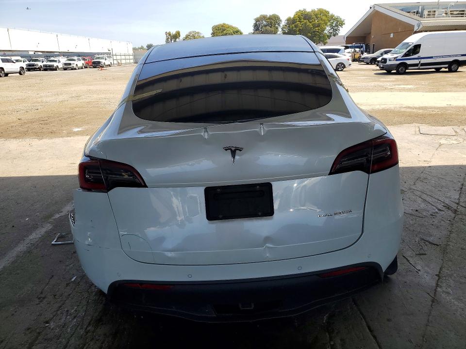 51356626 :رقم المزاد ، 5YJYGDED2MF116180 vin ، 2021 Tesla Model Y مزاد بيع