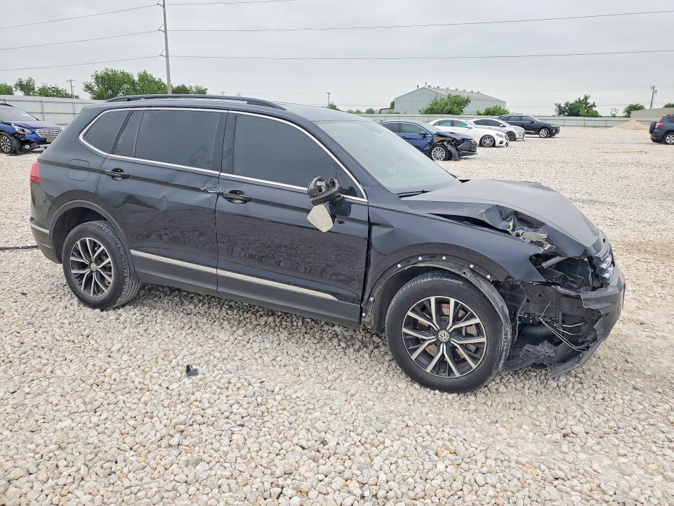 52553706 :رقم المزاد ، 3VV3B7AX0MM062160 vin ، 2021 Volkswagen Tiguan مزاد بيع