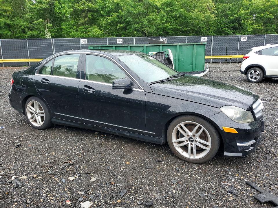 Продажа на аукционе авто 2012 Mercedes-benz C, vin: WDDGF8BB6CR198163, номер лота: 54535926