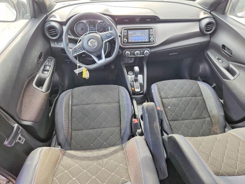 52540296 :رقم المزاد ، 3N1CP5CU8JL508955 vin ، 2018 Nissan Kicks مزاد بيع