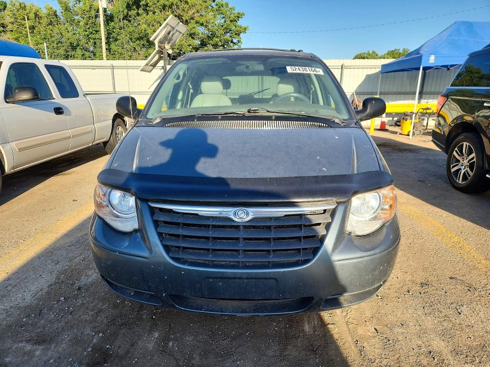52438166 :رقم المزاد ، 2A4GP54L96R636341 vin ، 2006 Chrysler Town & Country مزاد بيع