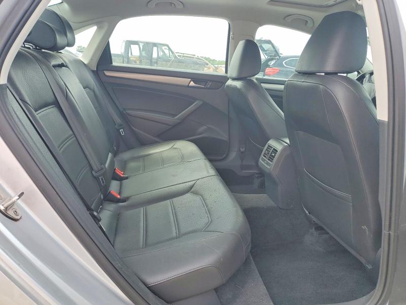 52375906 :رقم المزاد ، 1VWBV7A32FC075332 vin ، 2015 Volkswagen Passat مزاد بيع