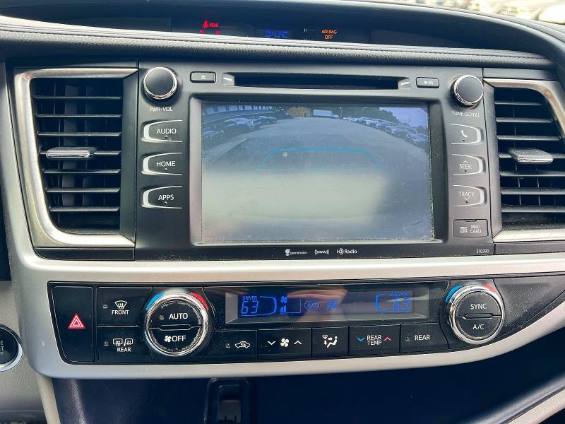 Auction sale of the 2019 Toyota Highlander, vin: 5TDJZRFH4KS588142, lot number: 55097866