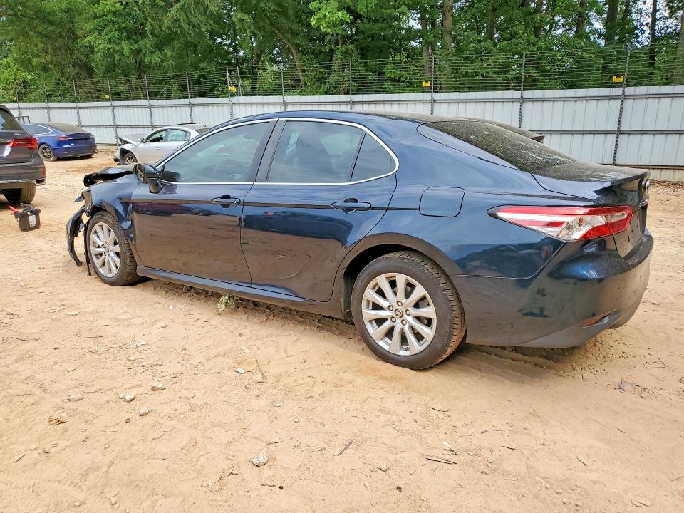 54767216 :رقم المزاد ، 4T1B11HKXJU659095 vin ، 2018 Toyota Camry مزاد بيع