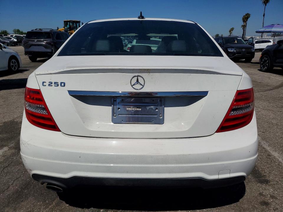 2014 Mercedes-benz C მანქანა იყიდება აუქციონზე, vin: WDDGF4HB7EA953175, აუქციონის ნომერი: 54133236
