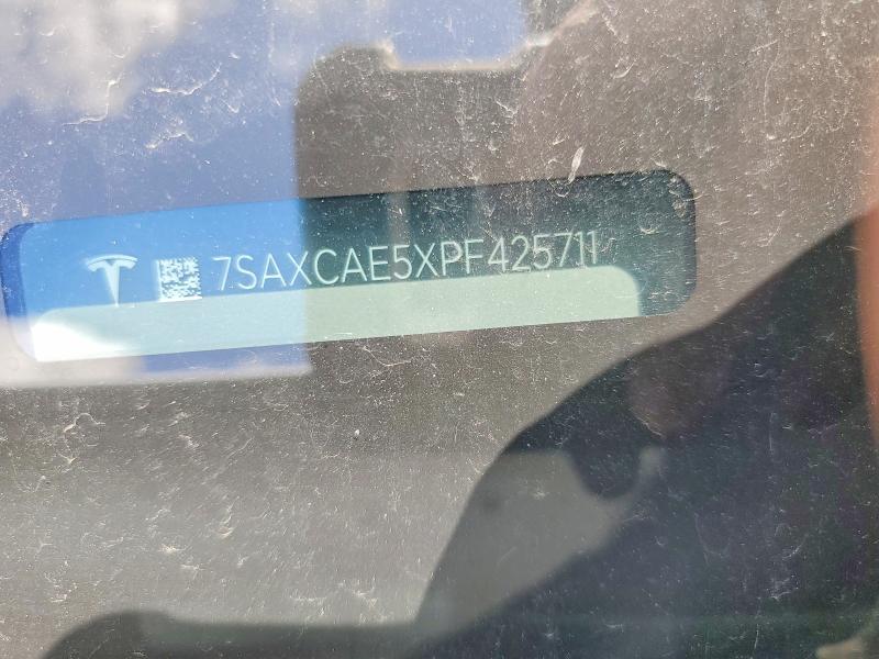 2023 Tesla Model X მანქანა იყიდება აუქციონზე, vin: 7SAXCAE5XPF425711, აუქციონის ნომერი: 55059056