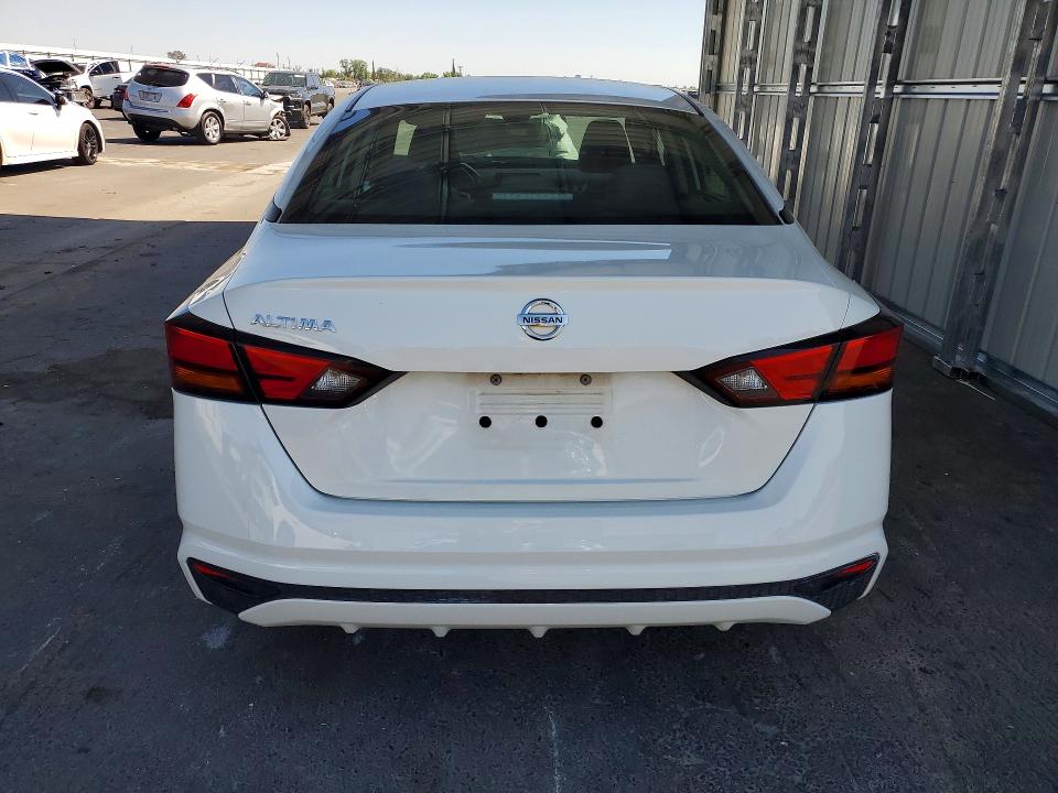 53206816 :رقم المزاد ، 1N4BL4BV4MN417037 vin ، 2021 Nissan Altima مزاد بيع