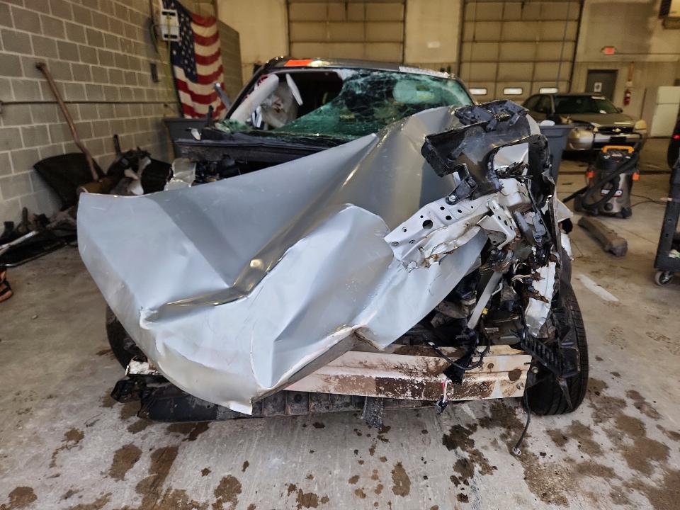 52060676 :رقم المزاد ، 2T3P1RFV4KW001038 vin ، 2019 Toyota Rav4 مزاد بيع