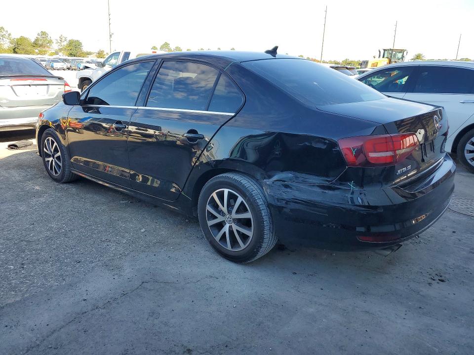 53141936 :رقم المزاد ، 3VWB67AJ1HM365347 vin ، 2017 Volkswagen Jetta مزاد بيع