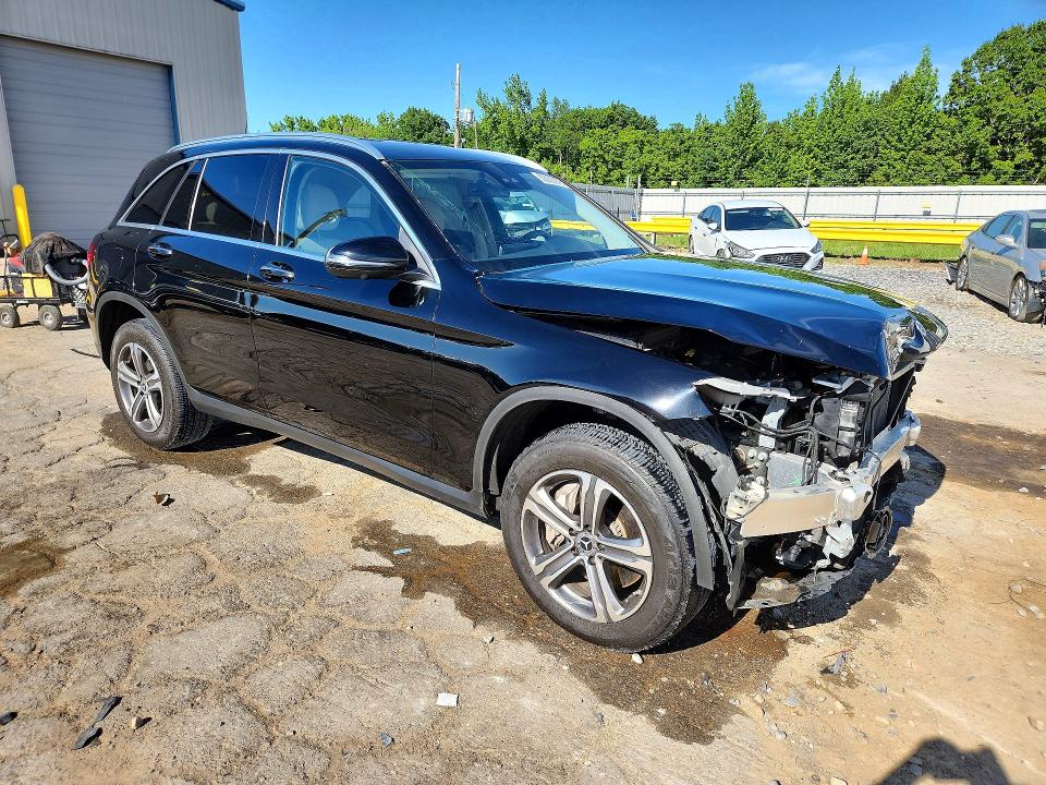 53030976 :رقم المزاد ، W1N0G8DB2NG111629 vin ، 2022 Mercedes-benz Glc مزاد بيع