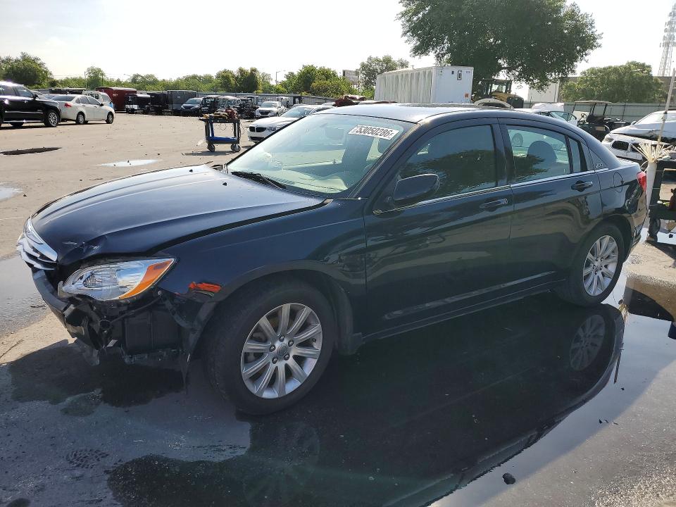 53050286 :رقم المزاد ، 1C3CCBBB2DN600899 vin ، 2013 Chrysler 200 مزاد بيع