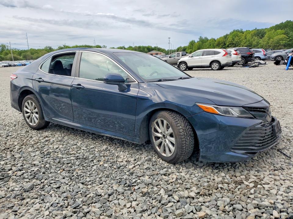2018 Toyota Camry მანქანა იყიდება აუქციონზე, vin: 4T1B11HK2JU584733, აუქციონის ნომერი: 54586586