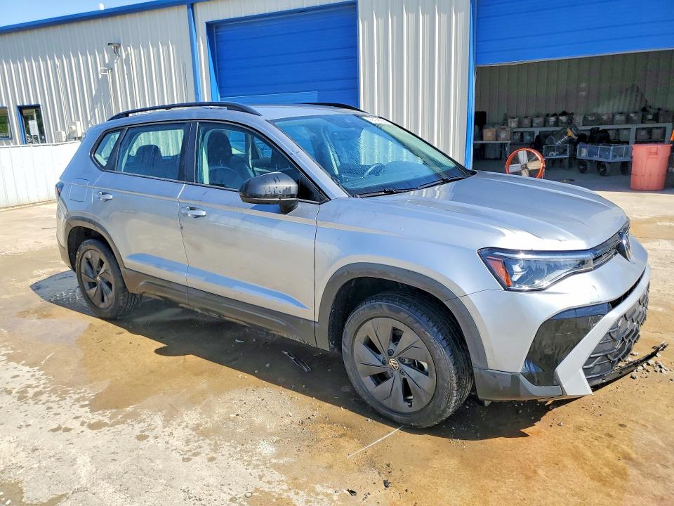53583016 :رقم المزاد ، 3VV5C7B28SM038811 vin ، 2025 Volkswagen Taos مزاد بيع