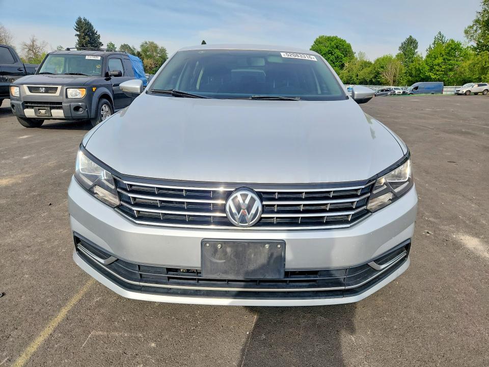 Продажа на аукционе авто 2016 Volkswagen Passat, vin: 1VWAT7A36GC050243, номер лота: 52083316