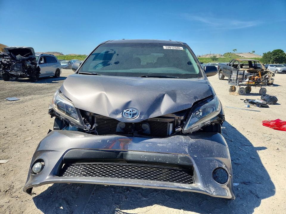 2015 Toyota Sienna მანქანა იყიდება აუქციონზე, vin: 5TDXK3DC5FS647885, აუქციონის ნომერი: 53012686