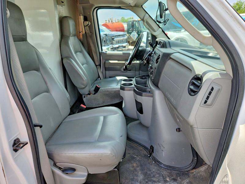 54610176 :رقم المزاد ، 1FDXE4FS5JDC22457 vin ، 2018 Ford Econoline مزاد بيع