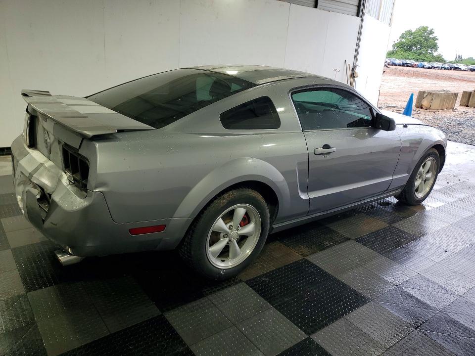 52526106 :رقم المزاد ، 1ZVFT80N675288418 vin ، 2007 Ford Mustang مزاد بيع