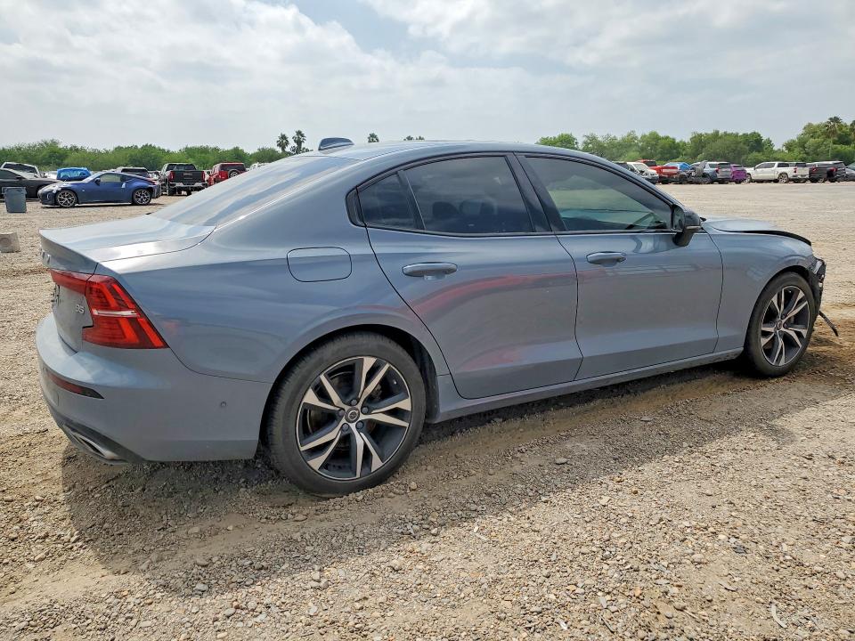 2022 Volvo S60 მანქანა იყიდება აუქციონზე, vin: 7JRL12FM7NG172476, აუქციონის ნომერი: 52439886
