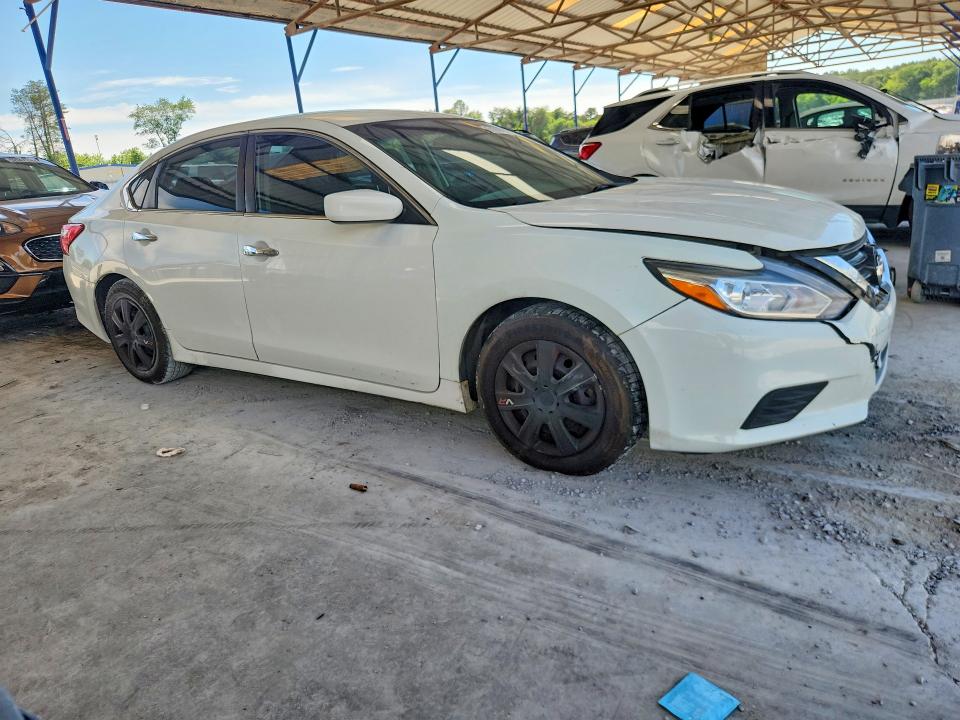 2017 Nissan Altima მანქანა იყიდება აუქციონზე, vin: 1N4AL3APXHN346697, აუქციონის ნომერი: 51943976