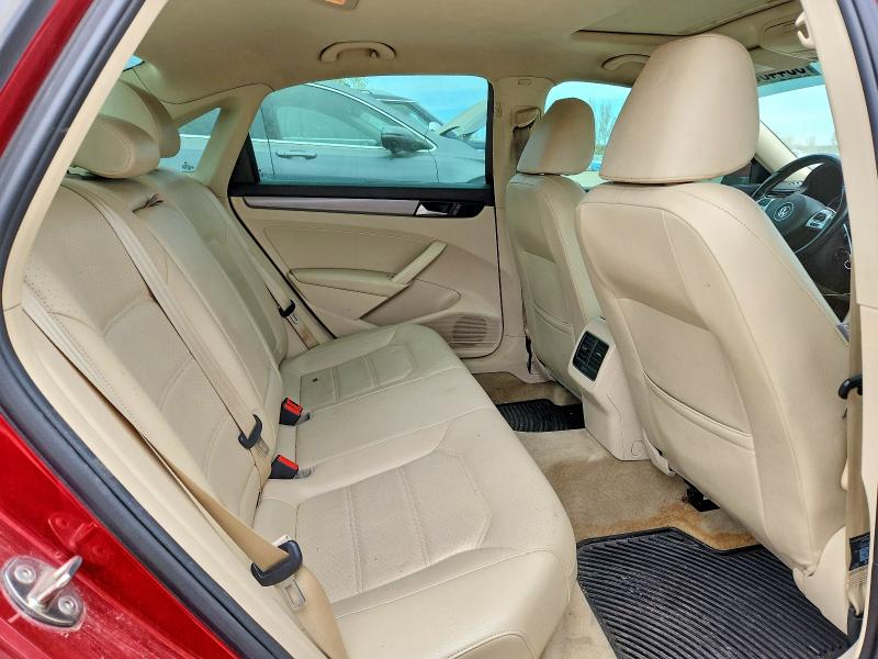 53446616 :رقم المزاد ، 1VWBV7A38FC033392 vin ، 2015 Volkswagen Passat مزاد بيع