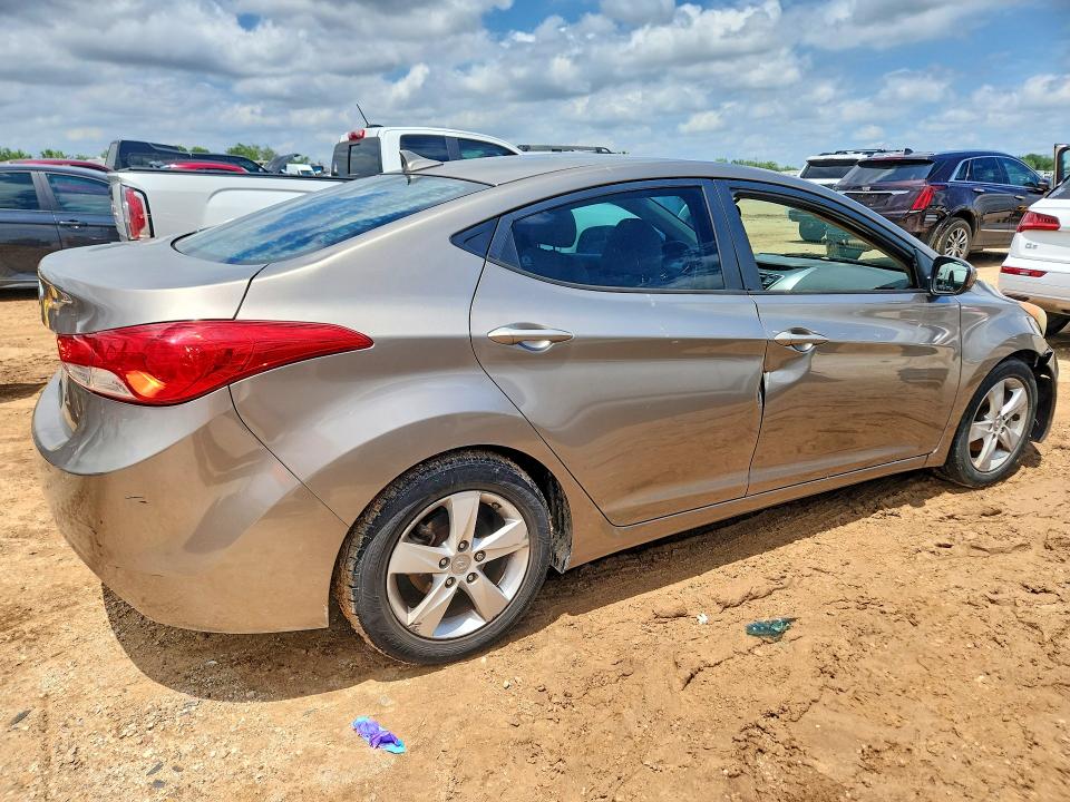 2013 Hyundai Elantra მანქანა იყიდება აუქციონზე, vin: 5NPDH4AE6DH323120, აუქციონის ნომერი: 54864356