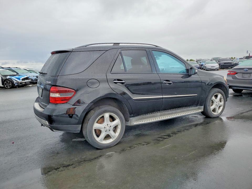 52091056 :رقم المزاد ، 4JGBB86E18A309045 vin ، 2008 Mercedes-benz Ml مزاد بيع