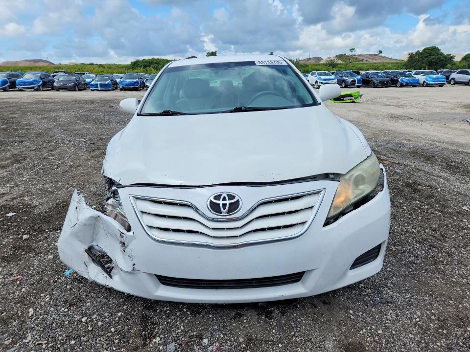 53739786 :رقم المزاد ، 4T1BF3EK0BU673882 vin ، 2011 Toyota Camry مزاد بيع