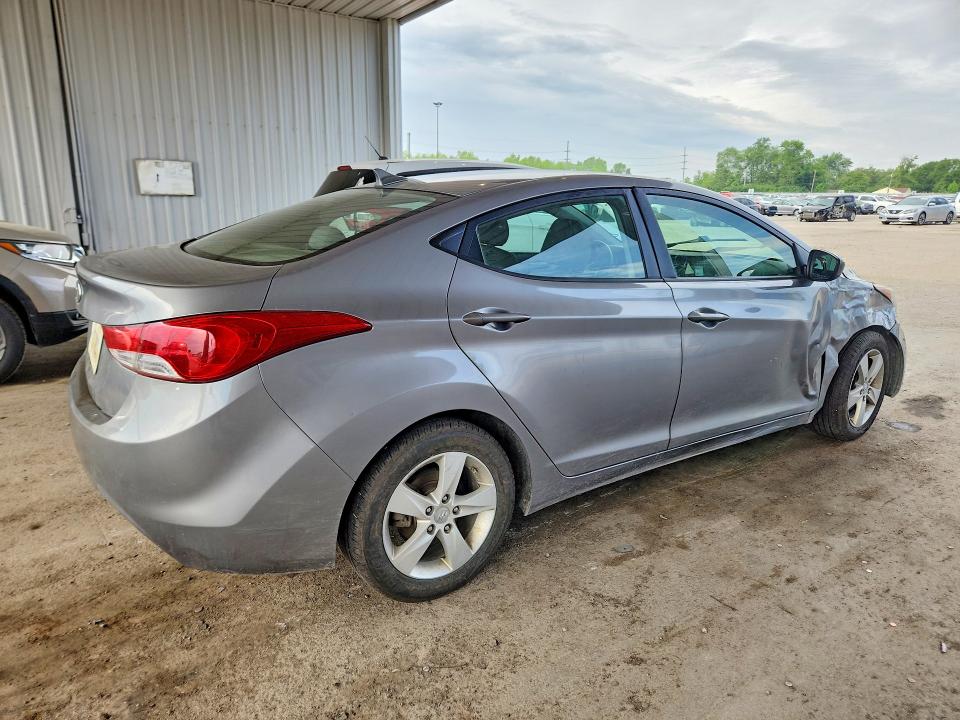 54832306 :رقم المزاد ، KMHDH4AE0BU117127 vin ، 2011 Hyundai Elantra مزاد بيع