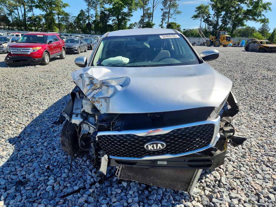 52468106 :رقم المزاد ، 5XYPG4A33JG358411 vin ، 2018 Kia Sorento مزاد بيع