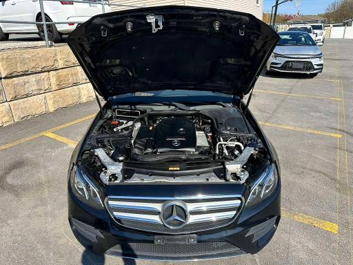 51313006 :رقم المزاد ، WDDZF4KB2HA037252 vin ، 2017 Mercedes-benz E مزاد بيع