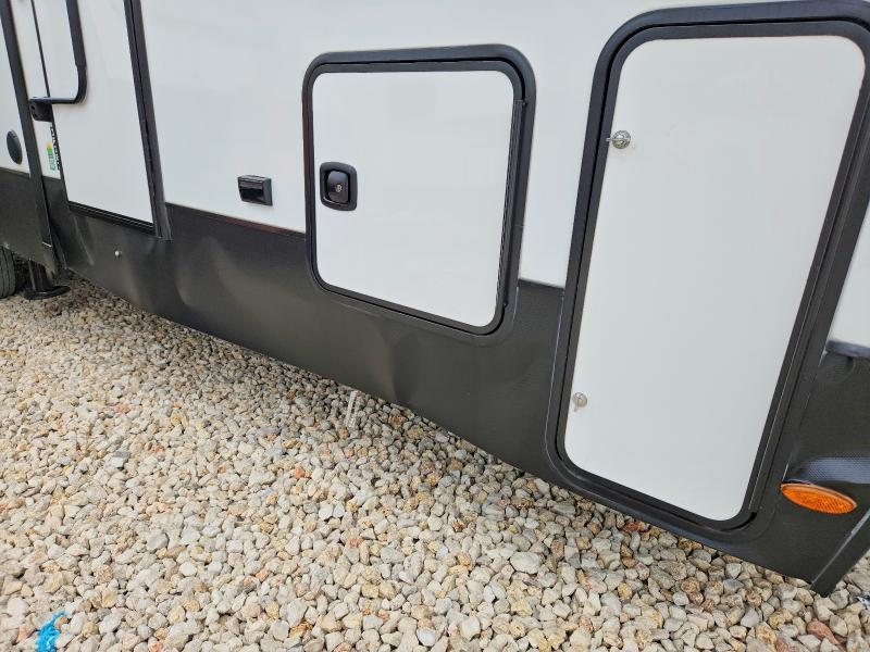 51852466 :رقم المزاد ، 4YDF1PT20SF815227 vin ، 2025 Keys Trailer مزاد بيع