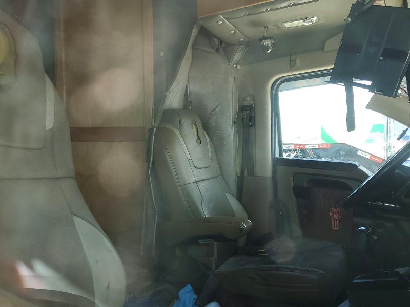 54969296 :رقم المزاد ، 1XKZD49X4HJ140338 vin ، 2017 Kenworth T880 مزاد بيع