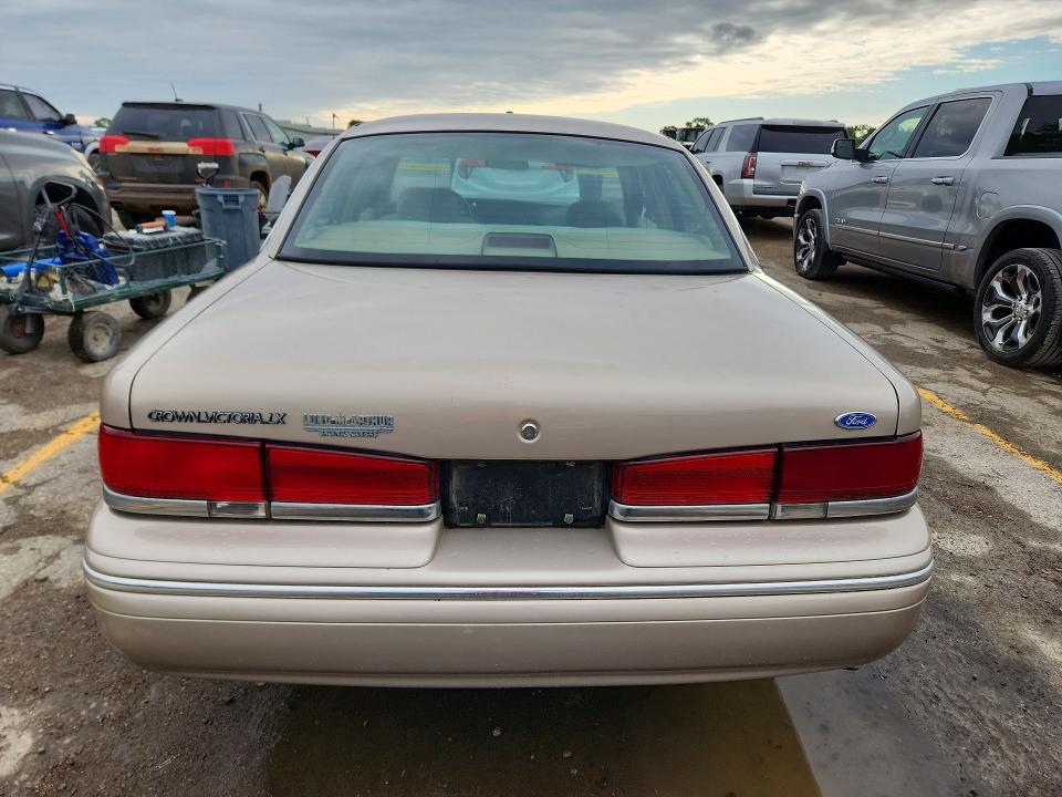52448626 :رقم المزاد ، 2FALP74W0VX218356 vin ، 1997 Ford Crown Victoria مزاد بيع