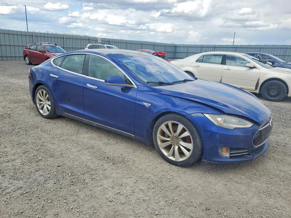 Продажа на аукционе авто 2015 Tesla Model S, vin: 5YJSA1H25FF094422, номер лота: 52321846