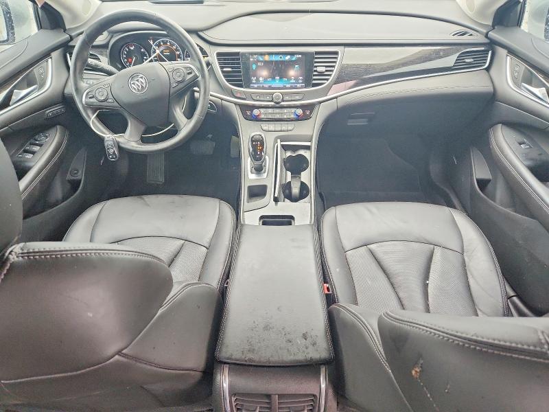 55496726 :رقم المزاد ، 1G4ZR5SS8HU125417 vin ، 2017 Buick Lacrosse مزاد بيع
