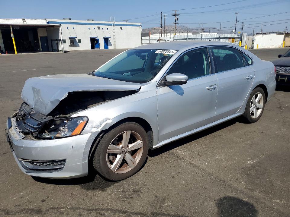 2013 Volkswagen Passat მანქანა იყიდება აუქციონზე, vin: 1VWBP7A33DC042122, აუქციონის ნომერი: 54876646