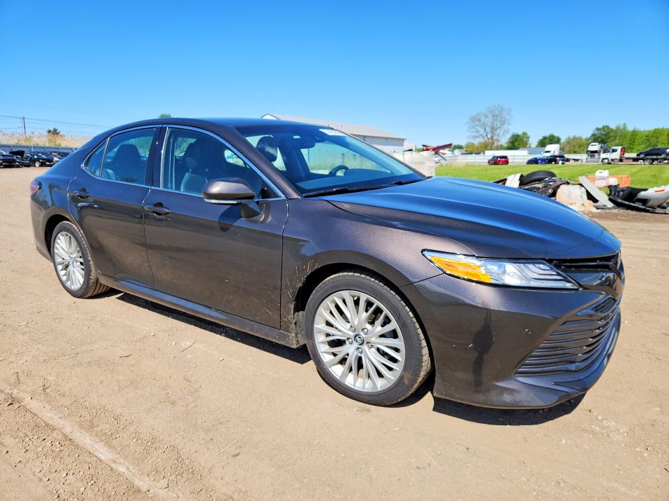Auction sale of the 2018 Toyota Camry, vin: 4T1B11HK6JU018395, lot number: 53435926