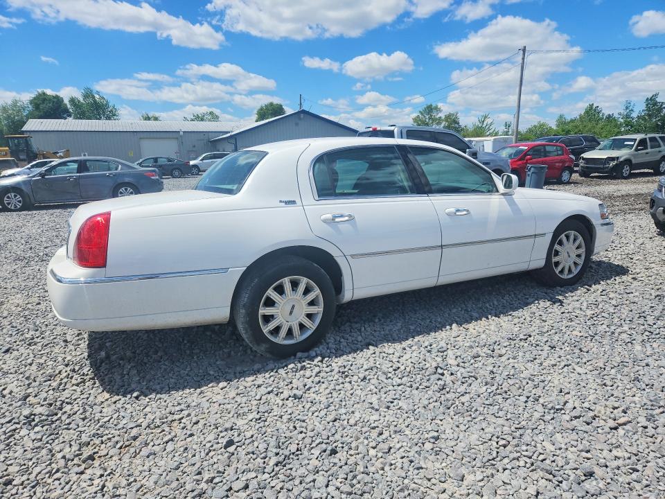 Продажа на аукционе авто 2011 Lincoln Town Car, vin: 2LNBL8CV6BX763503, номер лота: 53655276