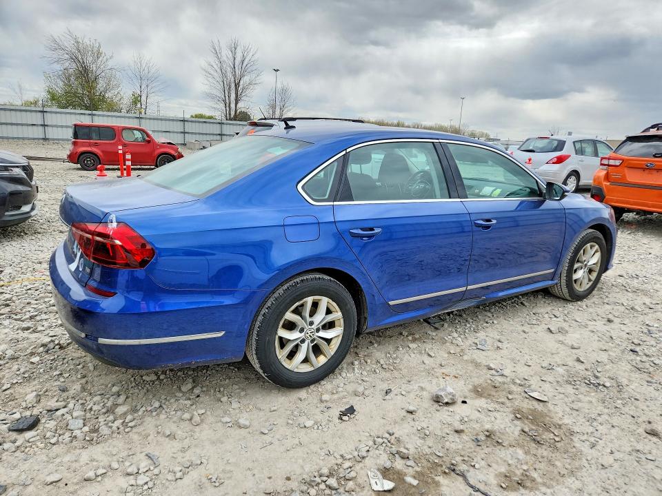52734326 :رقم المزاد ، 1VWAT7A30HC026201 vin ، 2017 Volkswagen Passat مزاد بيع