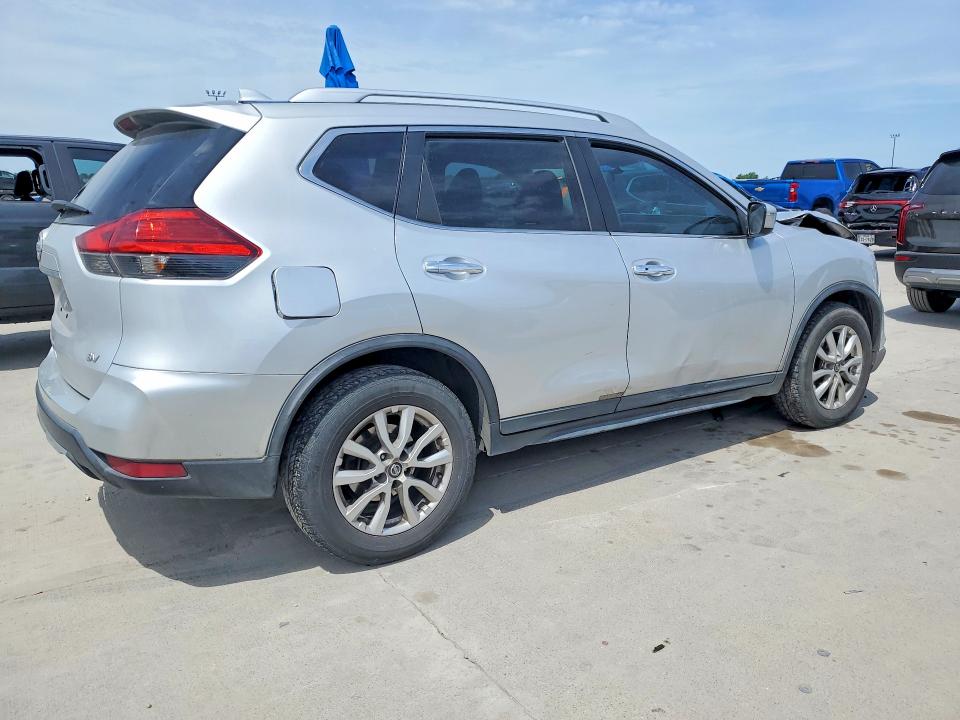 53977066 :رقم المزاد ، KNMAT2MT1HP559166 vin ، 2017 Nissan Rogue مزاد بيع