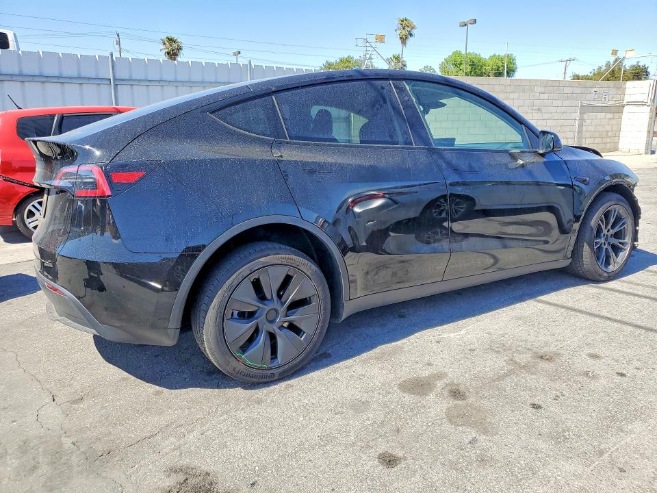 2025 Tesla Model Y მანქანა იყიდება აუქციონზე, vin: 7SAYGDED0SF242232, აუქციონის ნომერი: 54008466