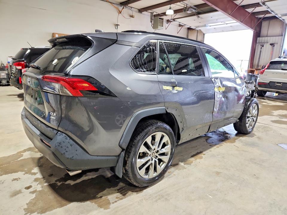 54134716 :رقم المزاد ، 2T3A1RFV3MC173443 vin ، 2021 Toyota Rav4 مزاد بيع
